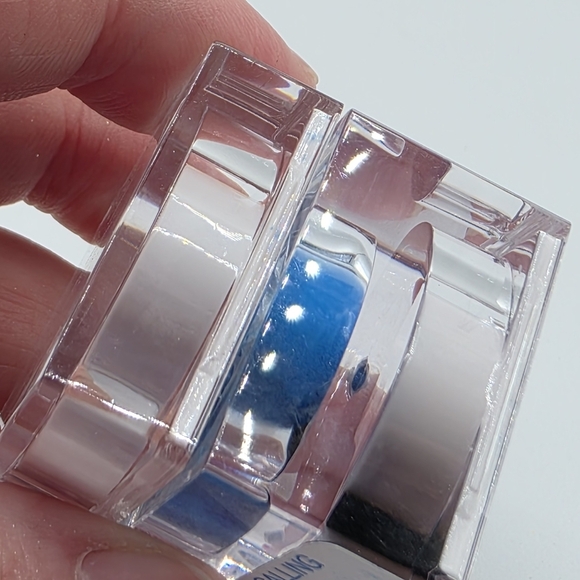 LIT Cosmetics London Calling Neon Loose Pigment Eyeshadow - Picture 3 of 4